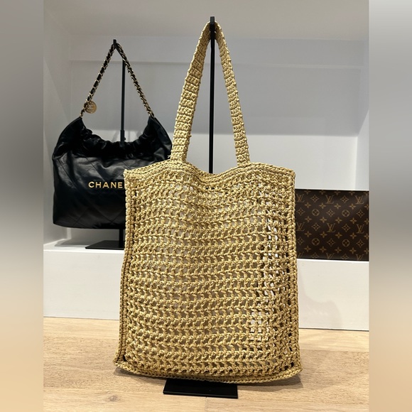 * SOLD* Authentic PRADA Crochet tote bag - Picture 4 of 11